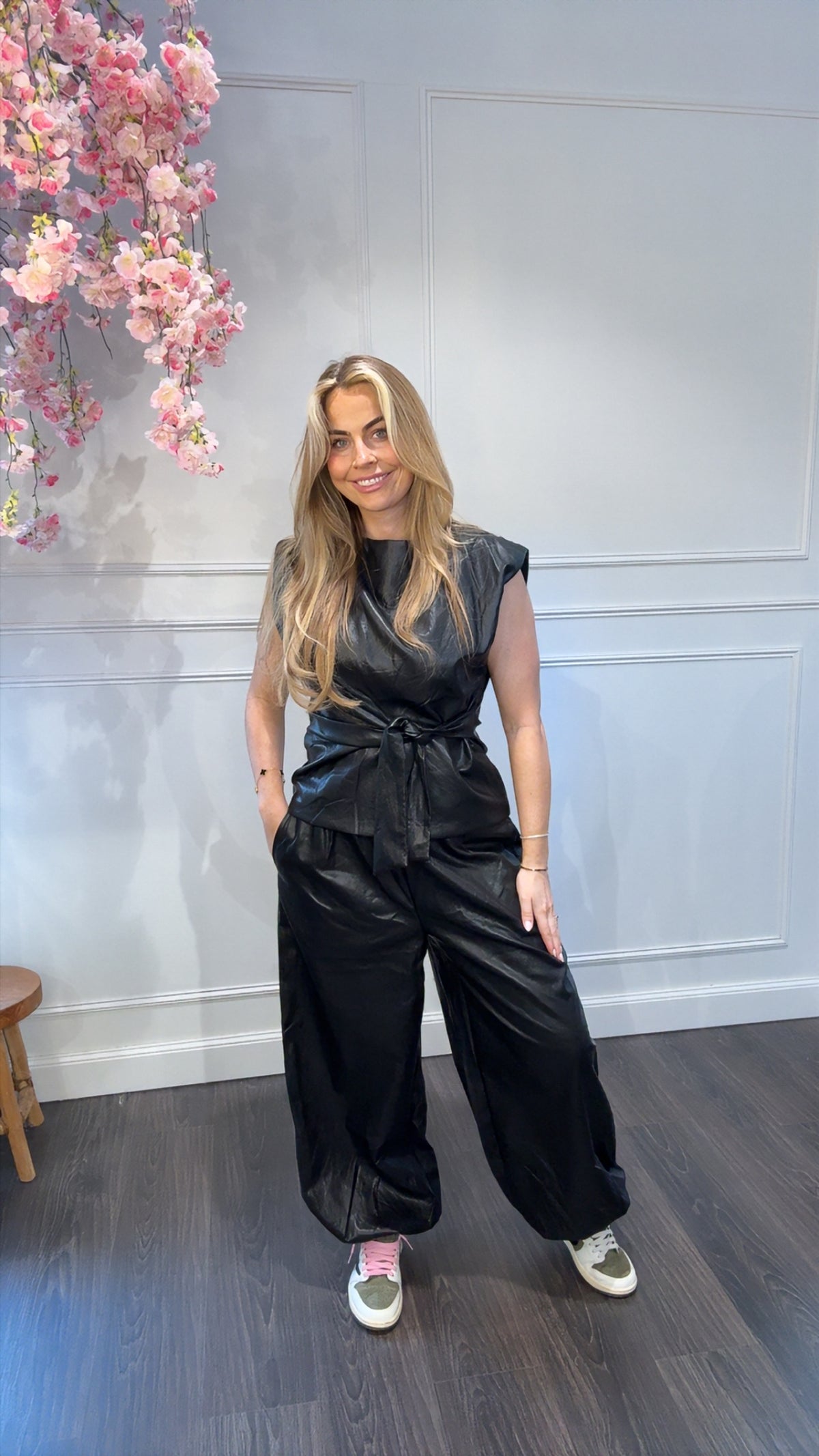 Broek Vegan Leer zwart Ambika