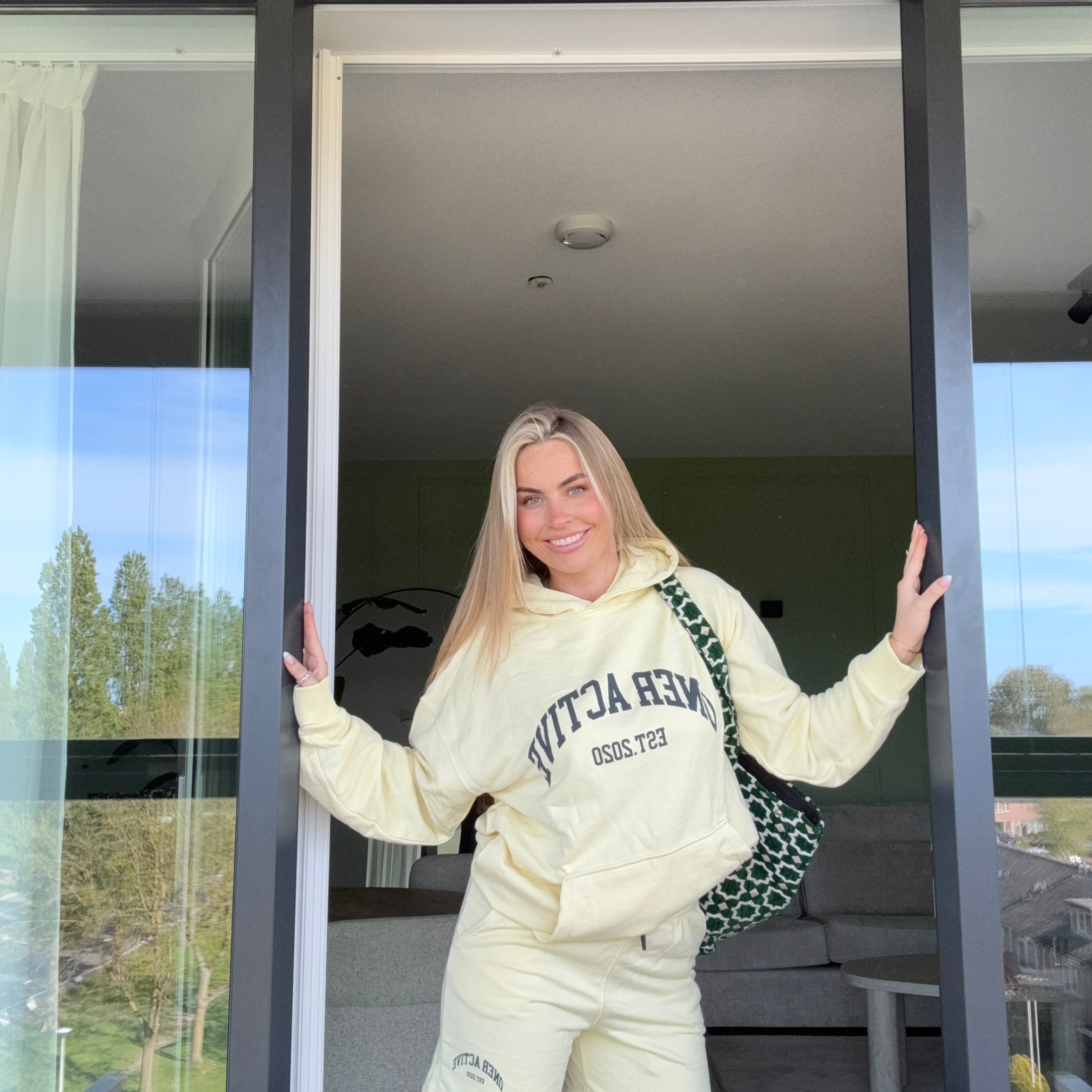 2 Delige Set Comfy Shorts Geel
