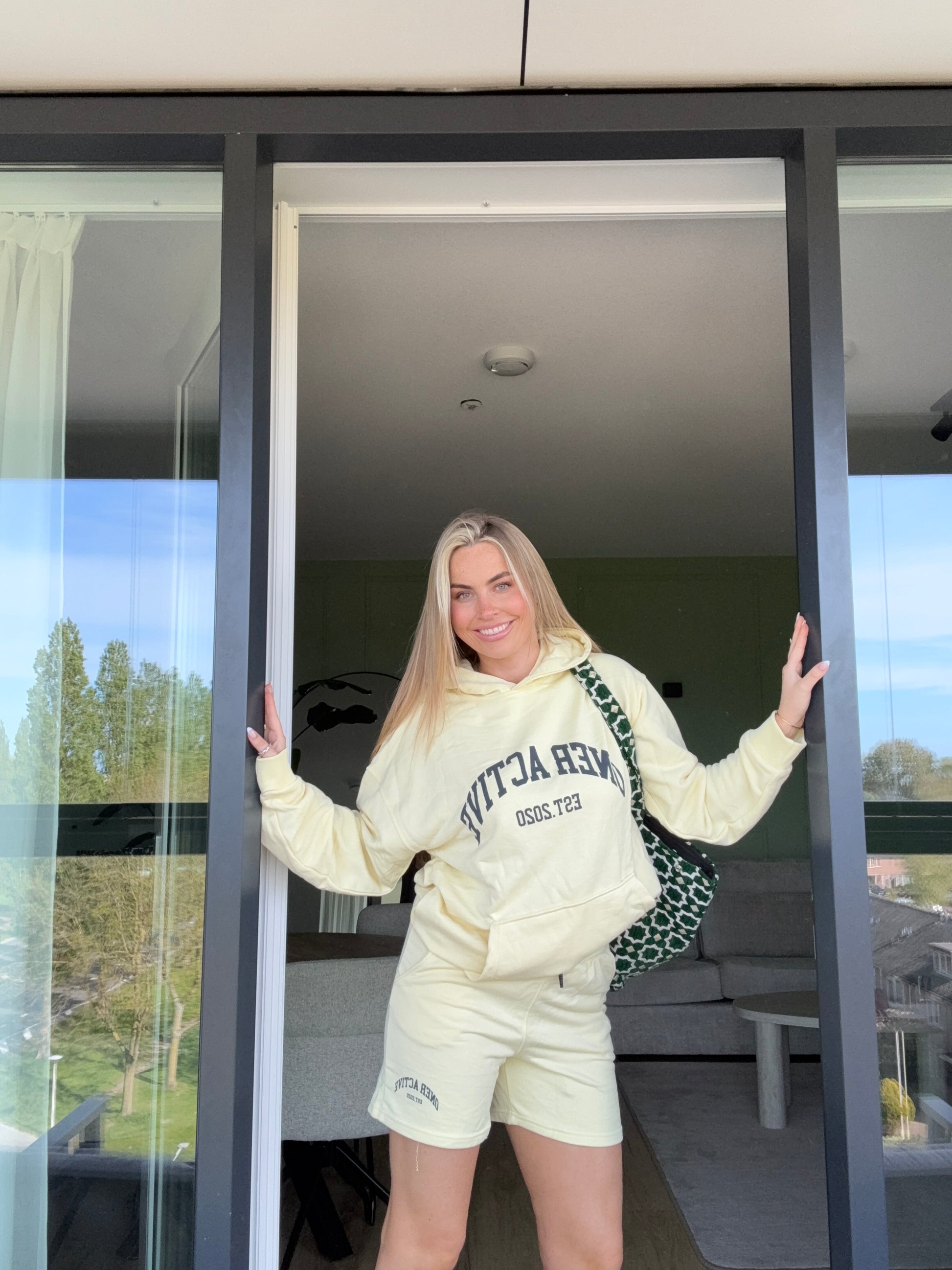 2 Delige Set Comfy Shorts Geel