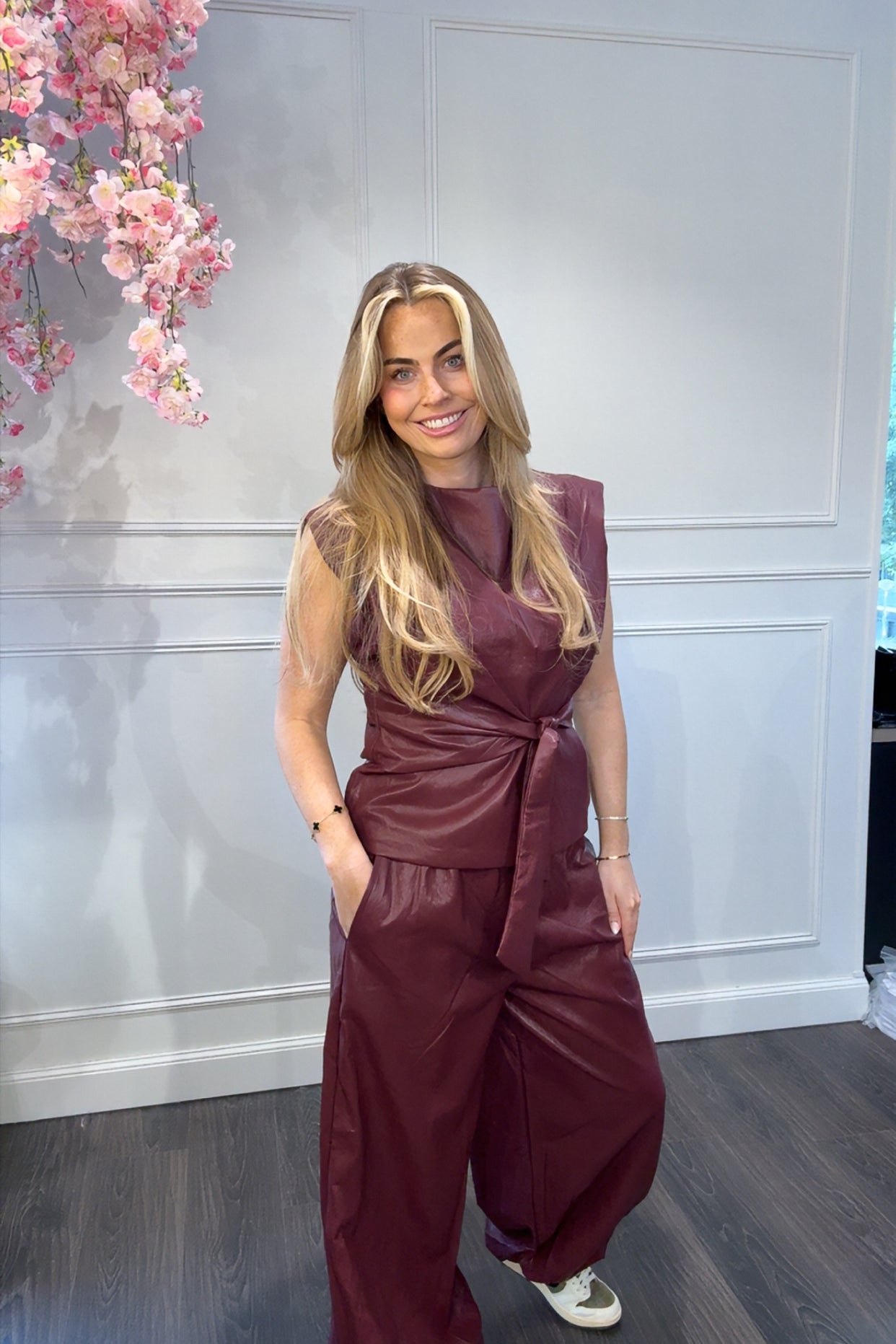 Broek Vegan Leer Bordeaux Rood Ambika