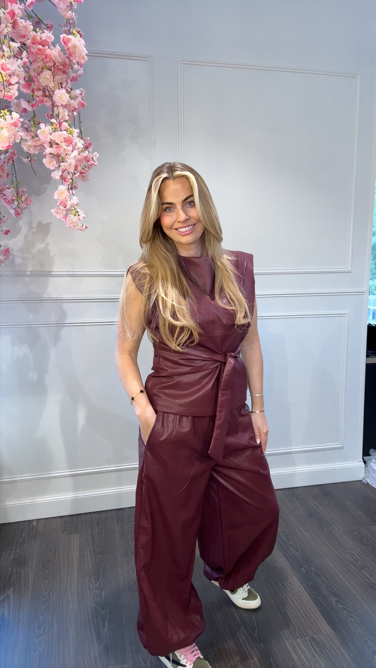 Broek Vegan Leer Bordeaux Rood Ambika