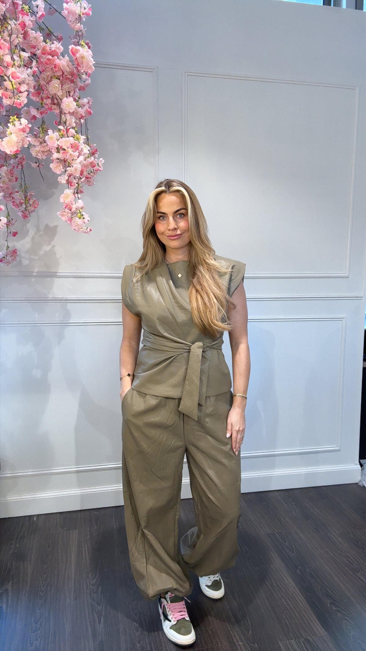 Broek Vegan Leer Army Green Ambika