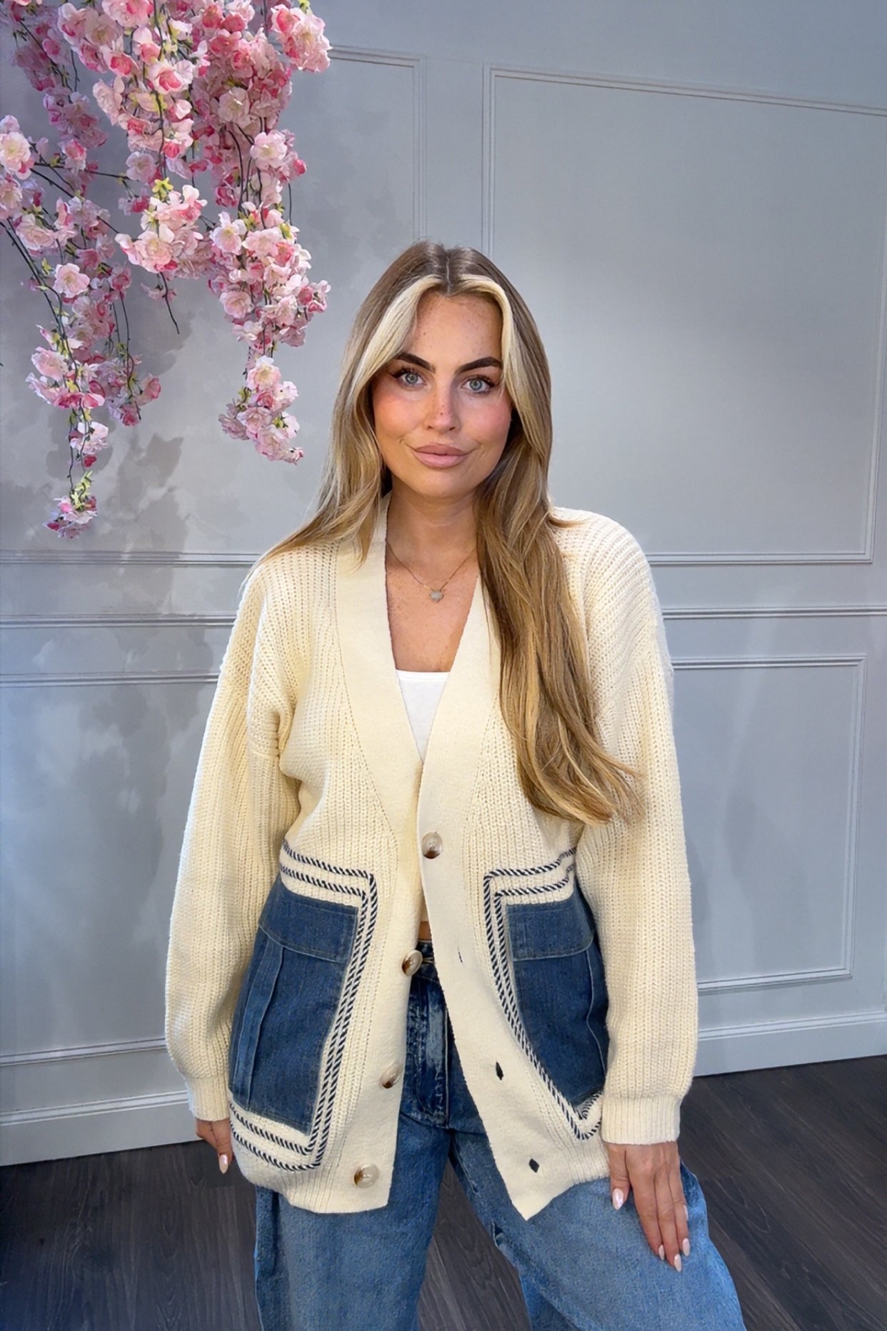 Vest Room Met Jeans