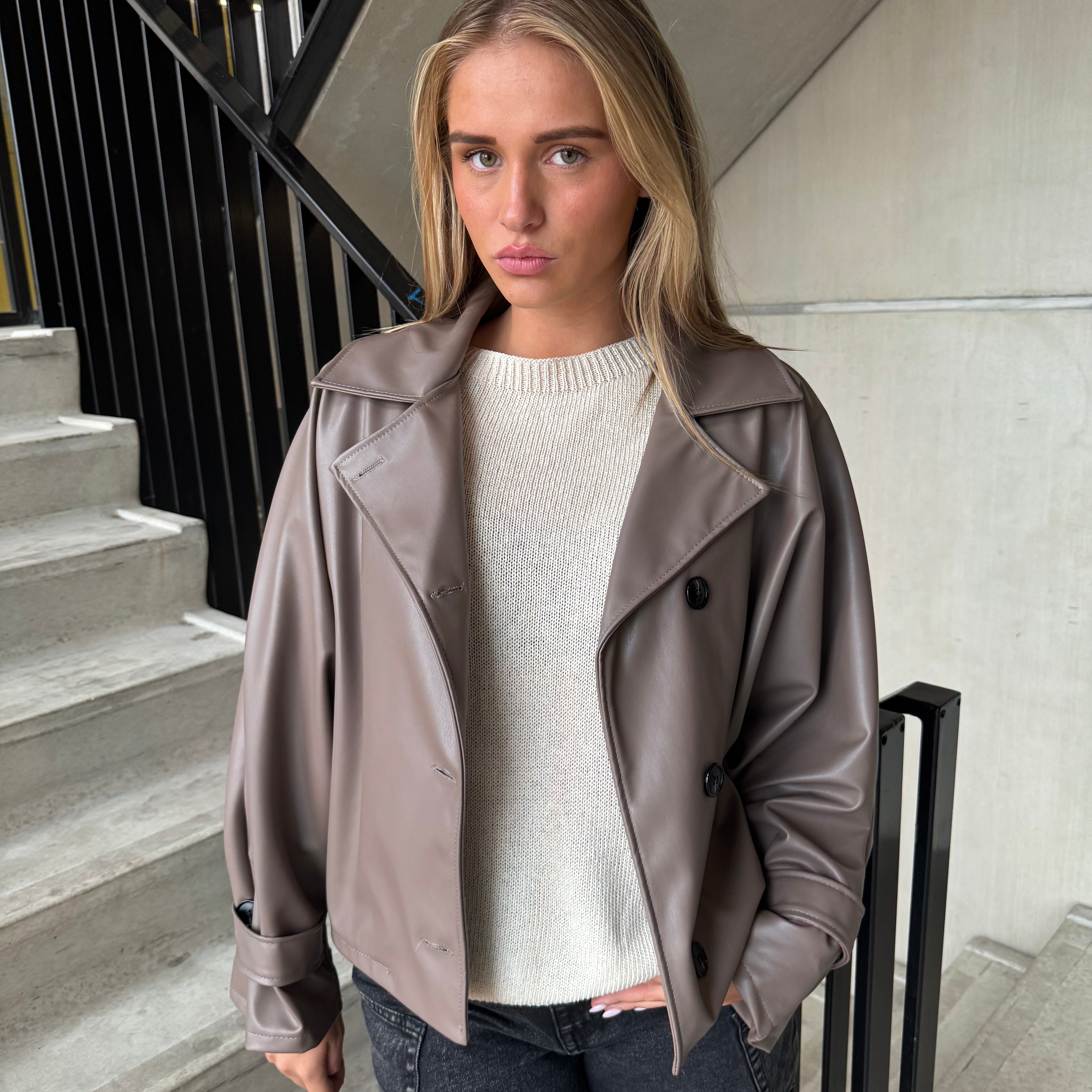 Jasje Pu Taupe