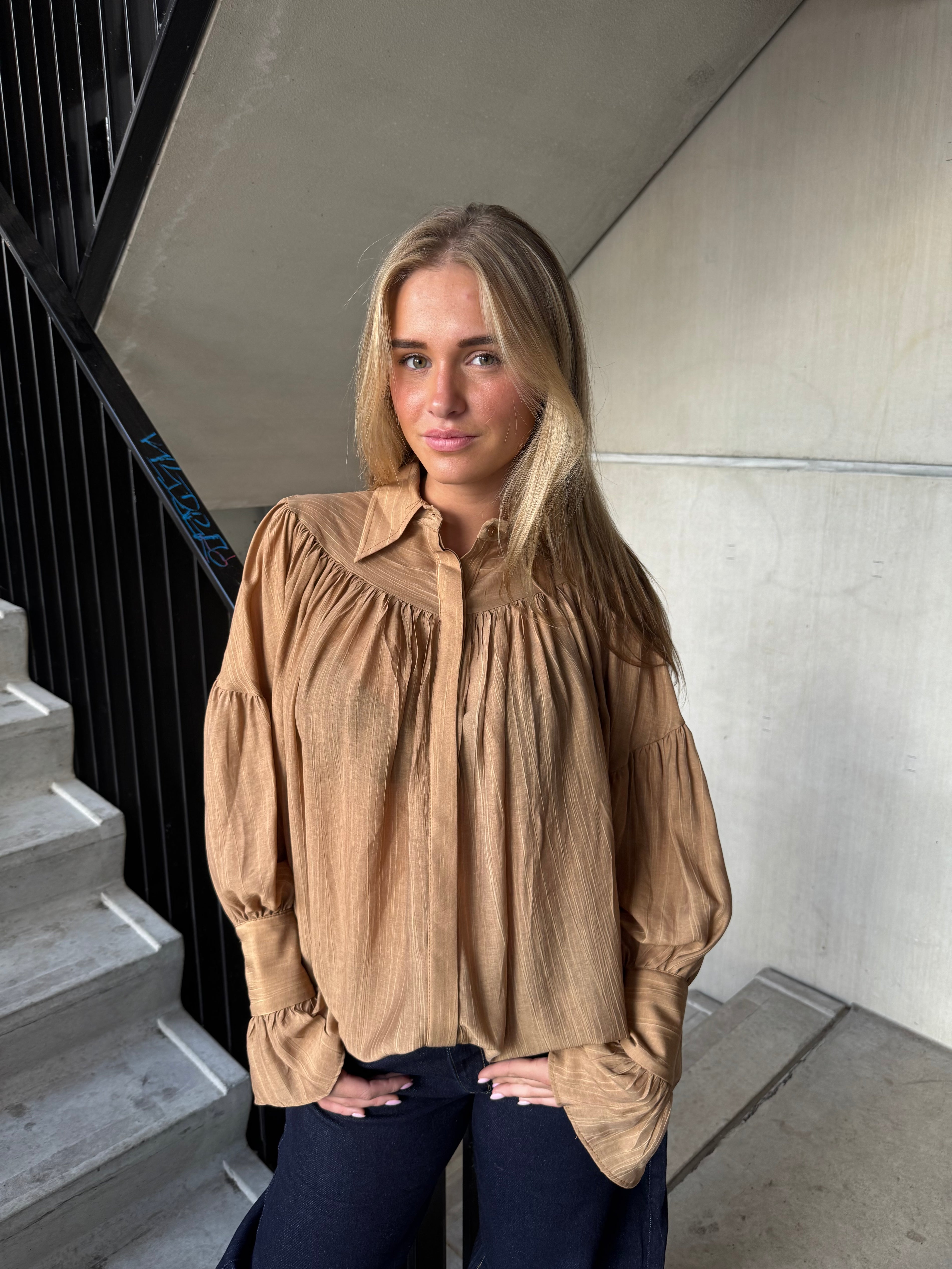 Blouse met Plooien en Mouwdetails Camel