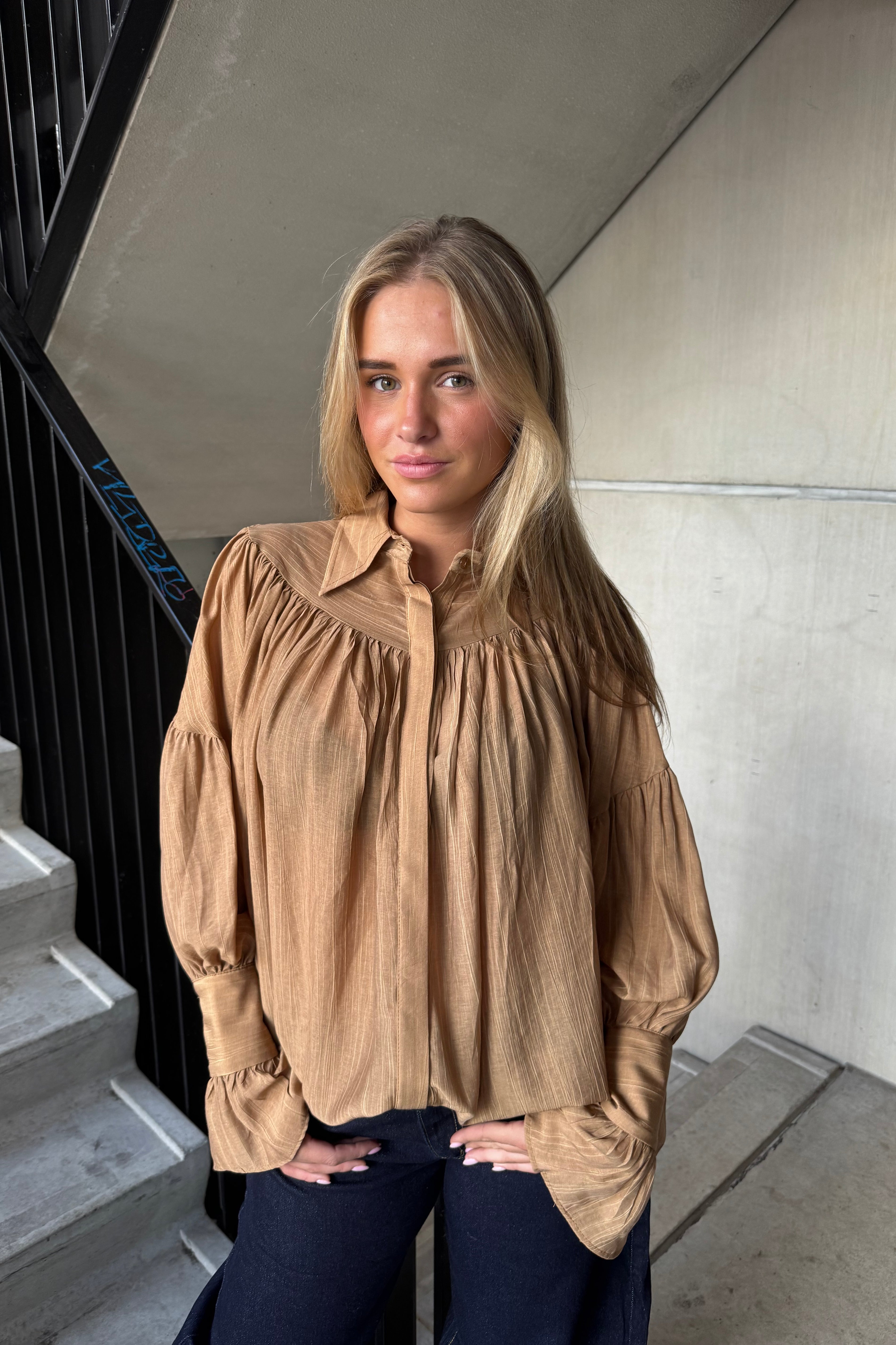 Blouse met Plooien en Mouwdetails Camel