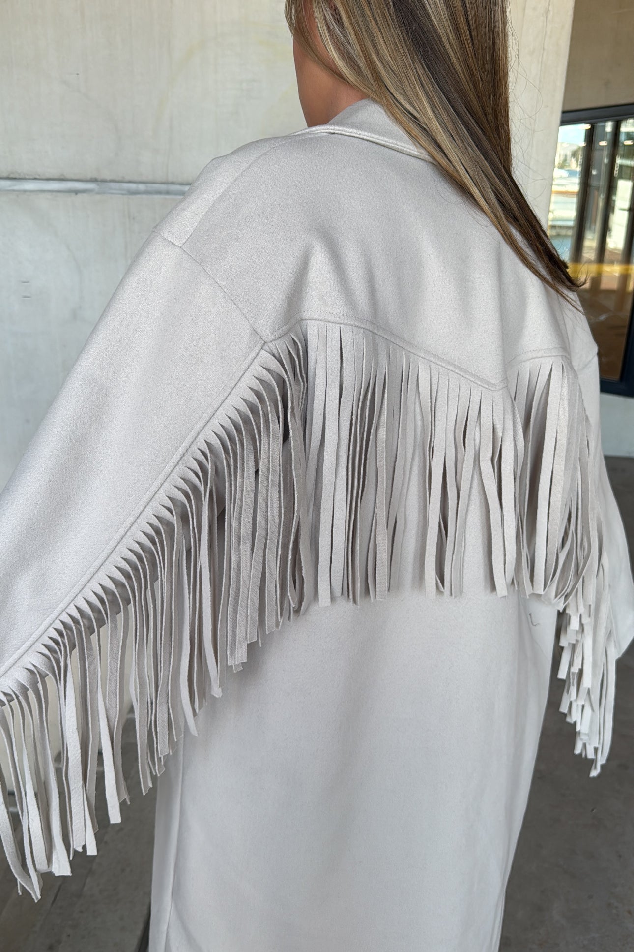 Jas Fringe Revival Room- Wit