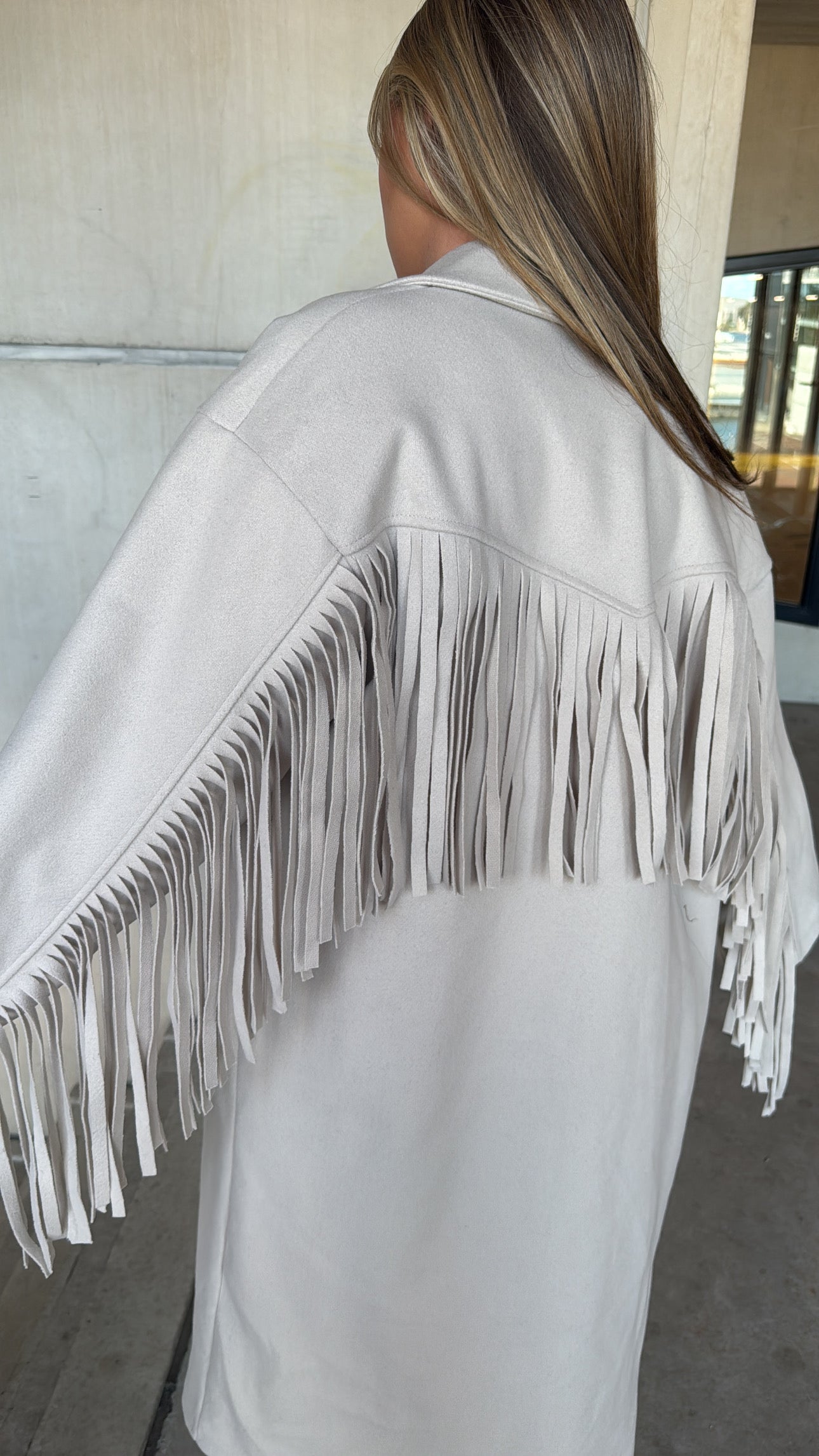 Jas Fringe Revival Room- Wit