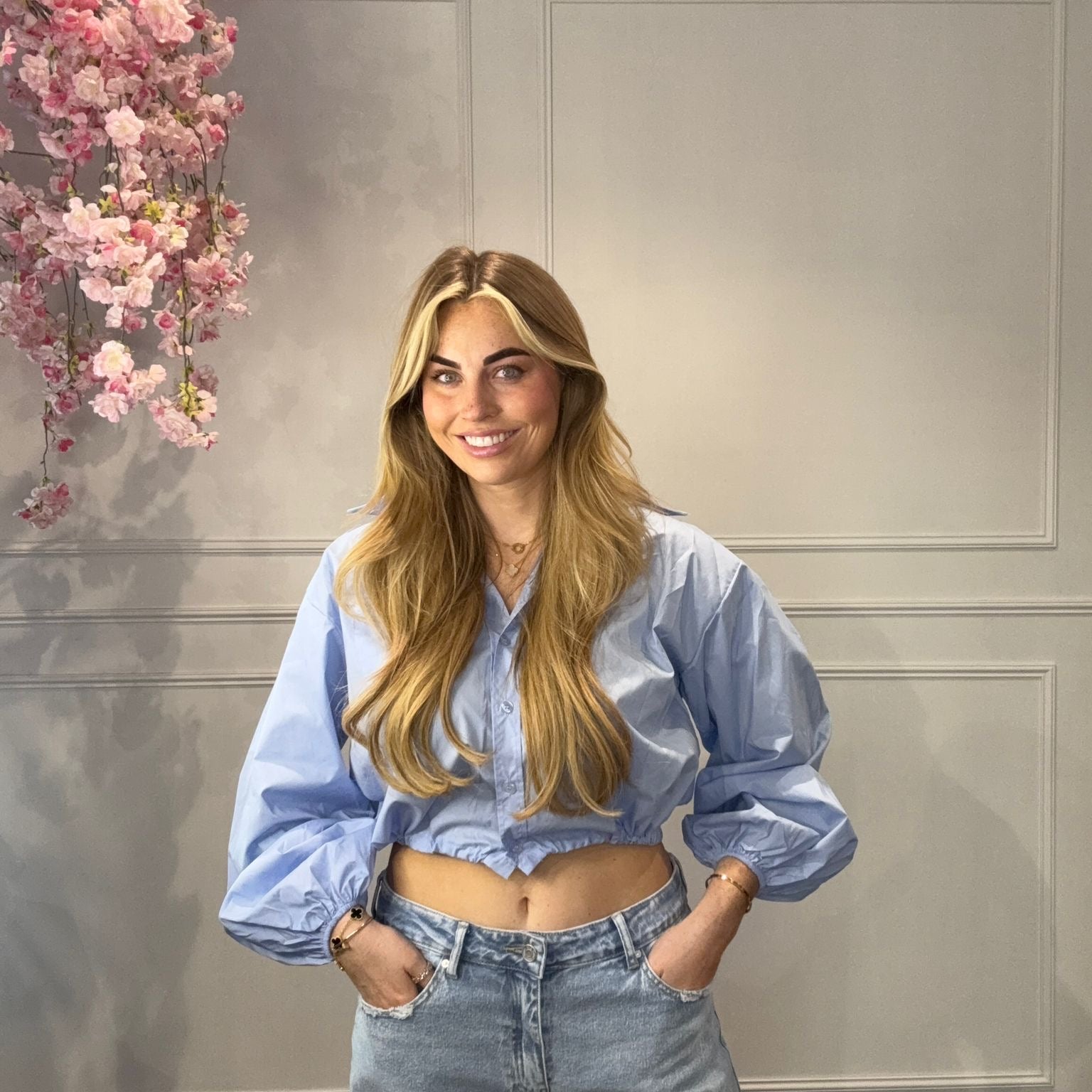 Blouse Cropped Lichtblauw met Koord