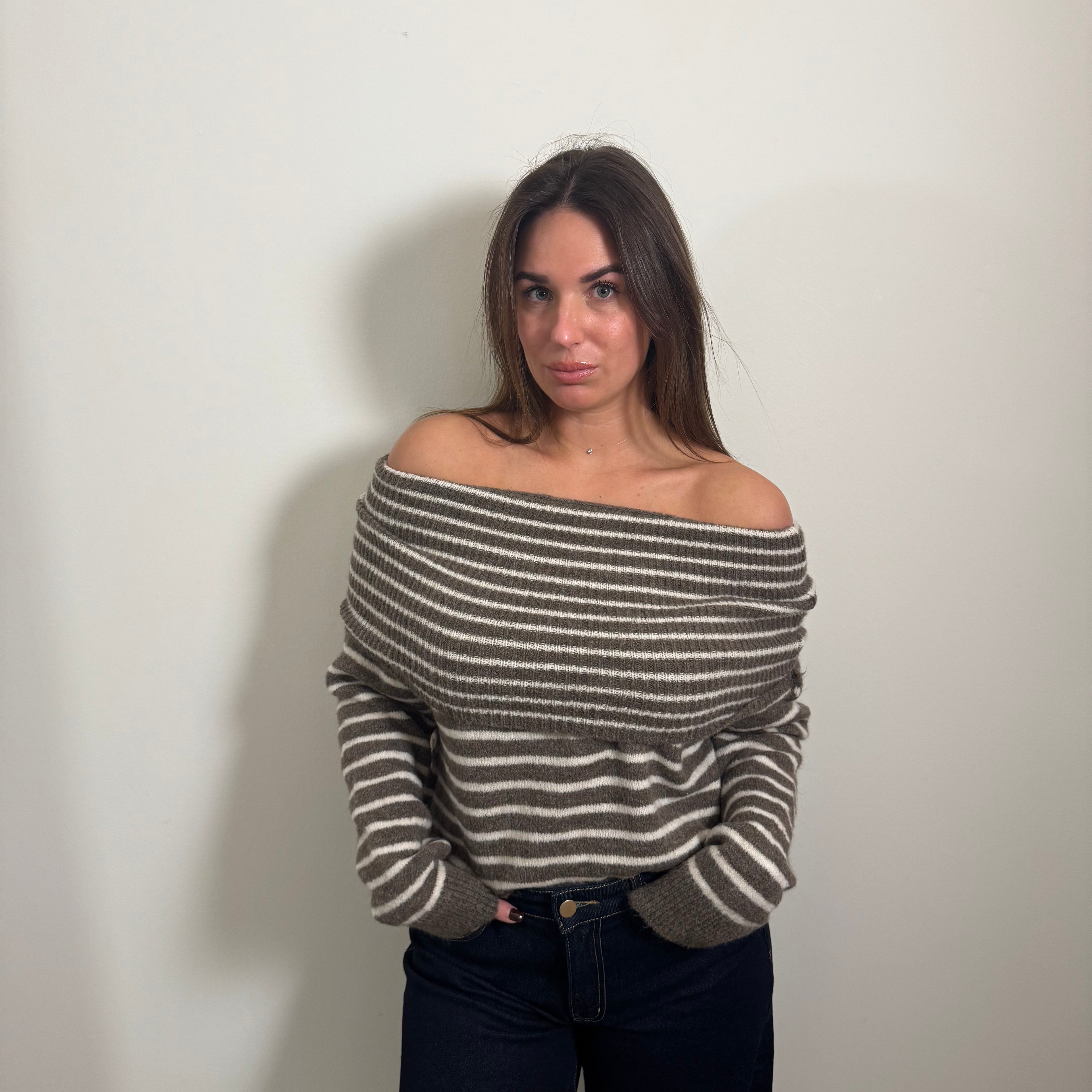 Trui Of Schouder Taupe