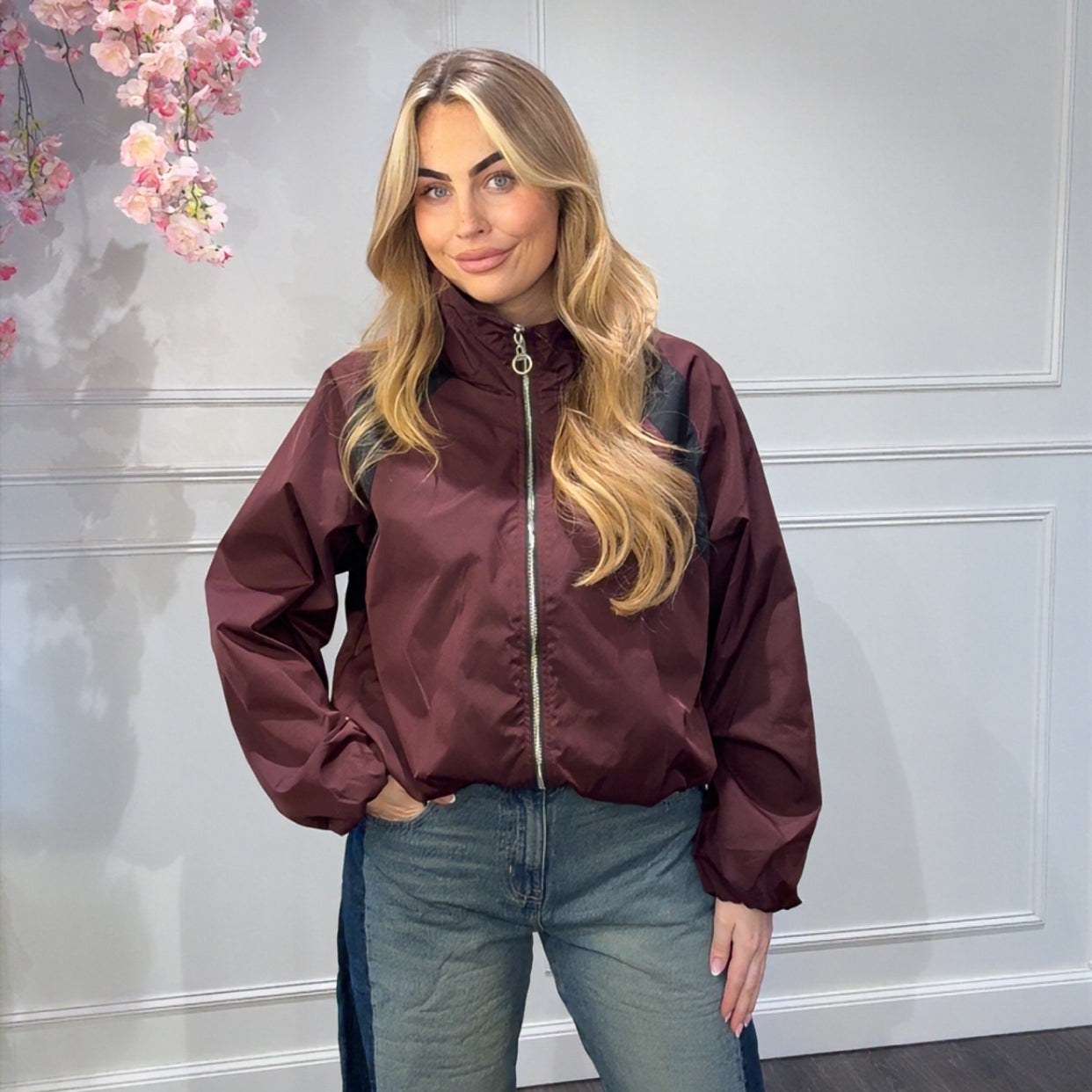 Jas Ambika Bordeaux Streep