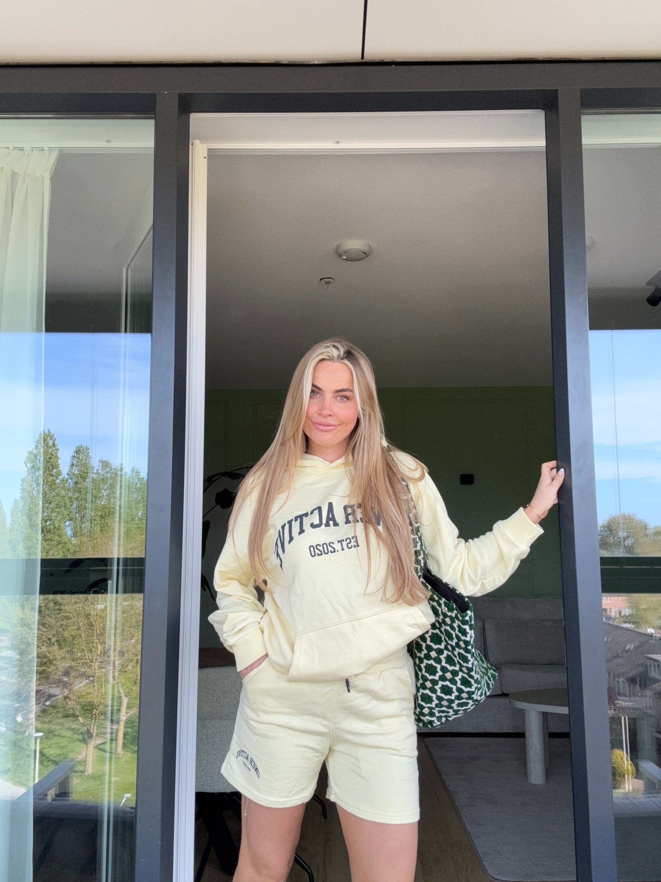 2 Delige Set Comfy Shorts Geel