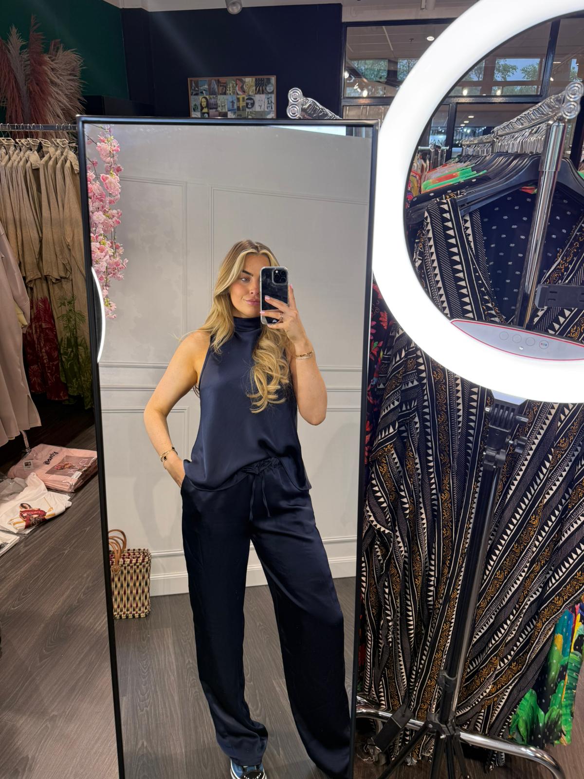 Ambika 2 Delige Silky Set Zwart